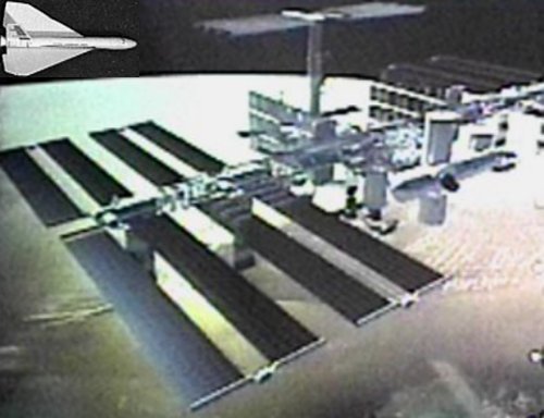 Shuttle Approaches the Station
