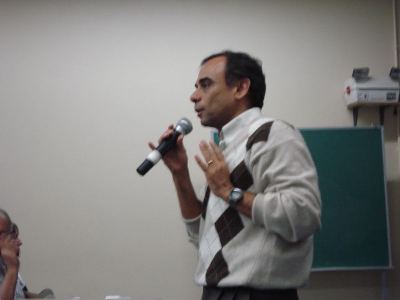 VII Simp&oacute;sio M&eacute;dico Acad&ecirc;mico de Homeopatia da Unicamp: Ariovaldo Ribeiro Filho.