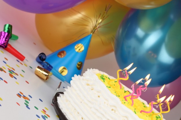 Birthday cake and balloon picture
