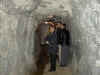 rita_in_cave.jpg (62371 bytes)