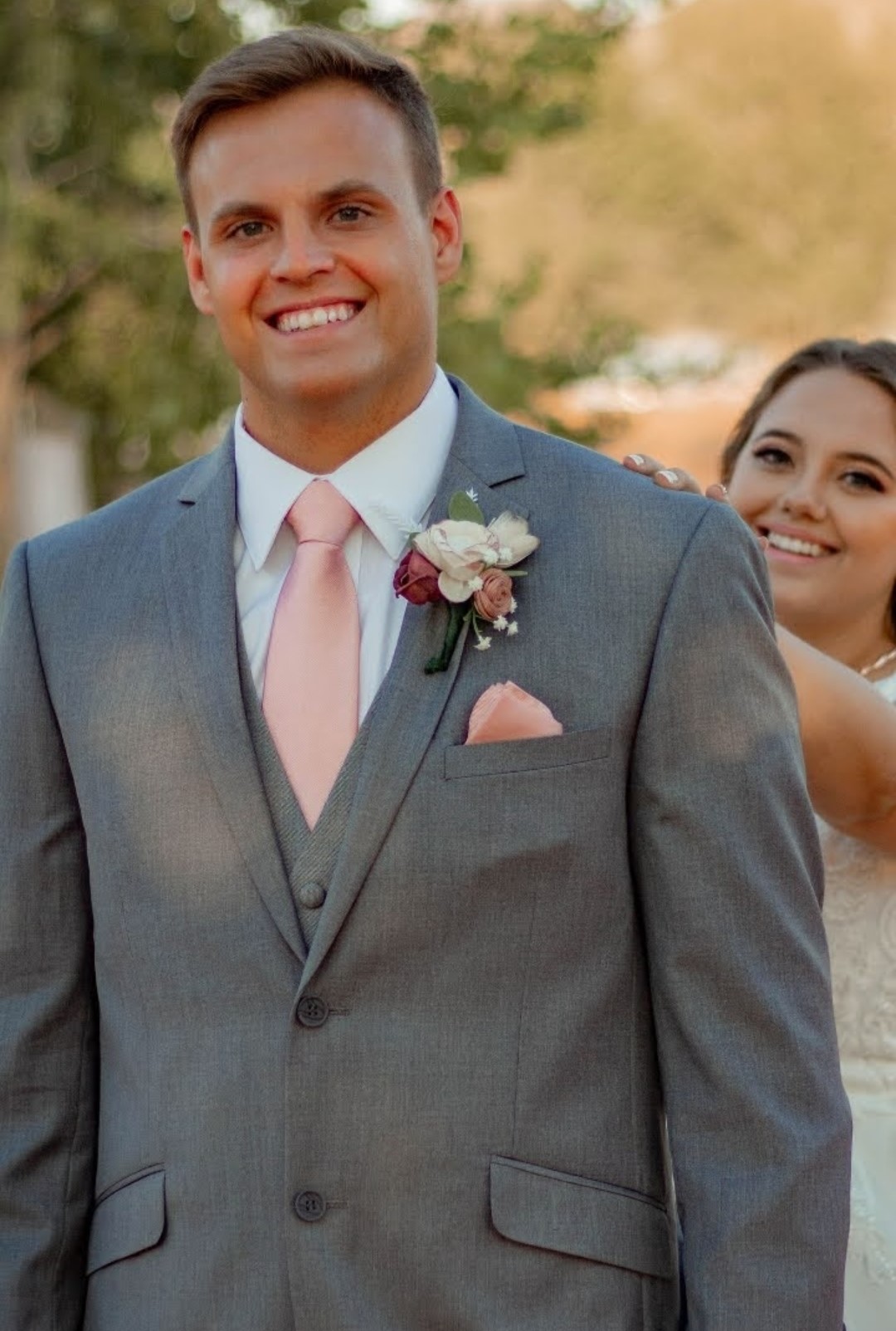 groom boutonierre
