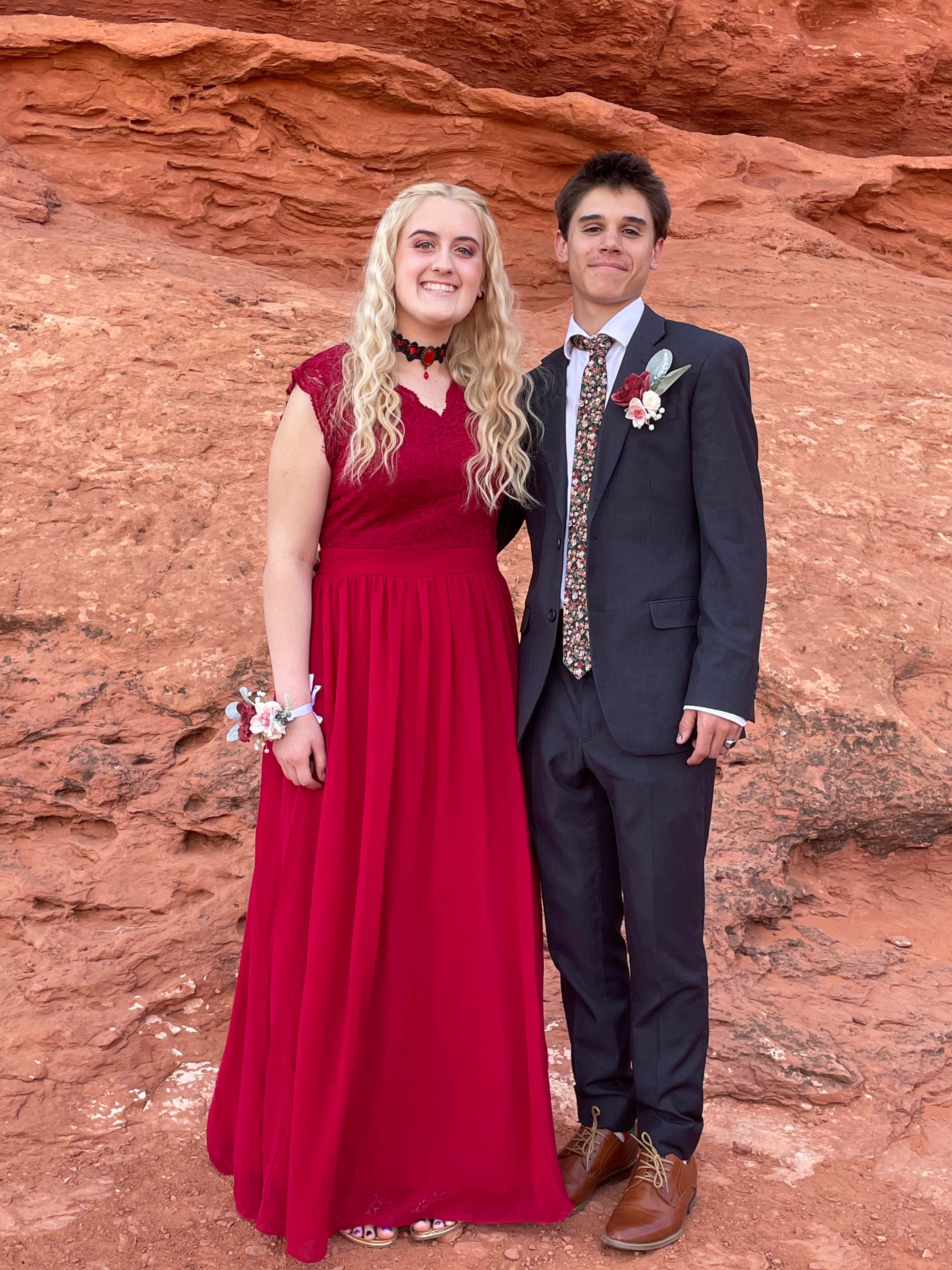 prom couple in red