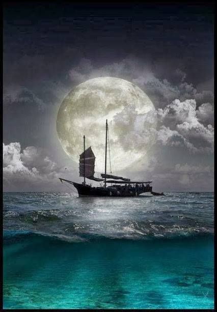 LUNABOATING.JPG