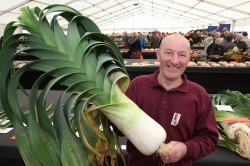 /GIANTLEEK.JPG