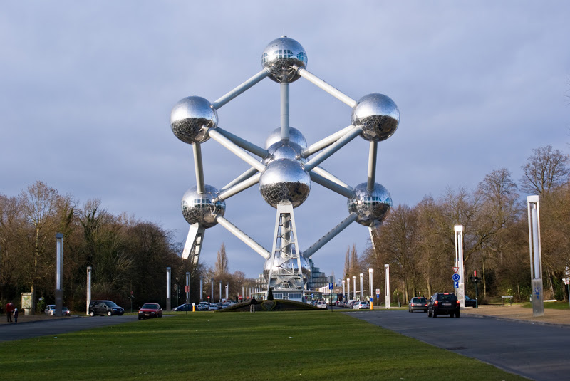 http://www.geocities.ws/hopart/PHOTO/DatomBrusselsBgQ.bmp