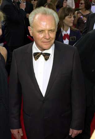 Anthony Hopkins arrives for the 73rd annual Academy Awards ceremony Sunday March 25, 2001 in Los Angeles. (AP Photo/Laura Rauch)
