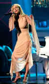 britney_spears_performing.jpg (17742 bytes)