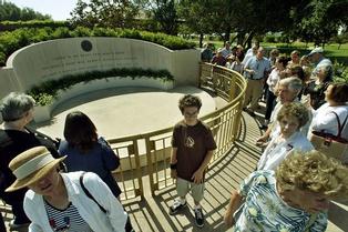 Hotdyceshootr & Hard-8 pay their final respects to a man who "knew" Thomas Jefferson.
