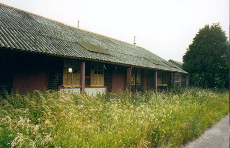 (c.1996) Another one of the billets, this one in a different style. this building was lastly used as a book store, and is now believed demolished. (picture by: Brian Kitching)