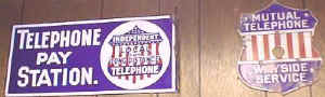 InedpendentRWandBSigns.jpg (21074 bytes)
