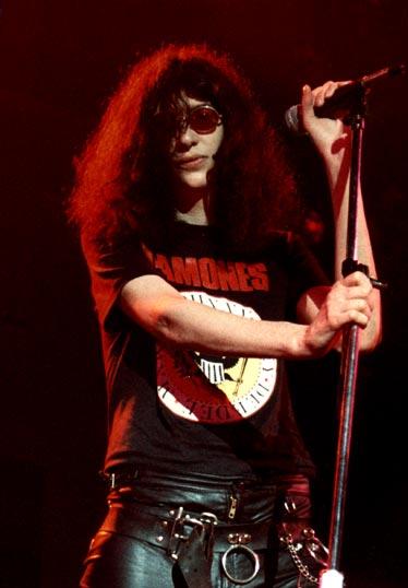 Joe Ramone
(RAMONES)