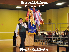 Houston Liederkranz
15. Januar 1925











Photo by Mark Herber