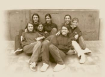 chicasold.jpg (9442 bytes)