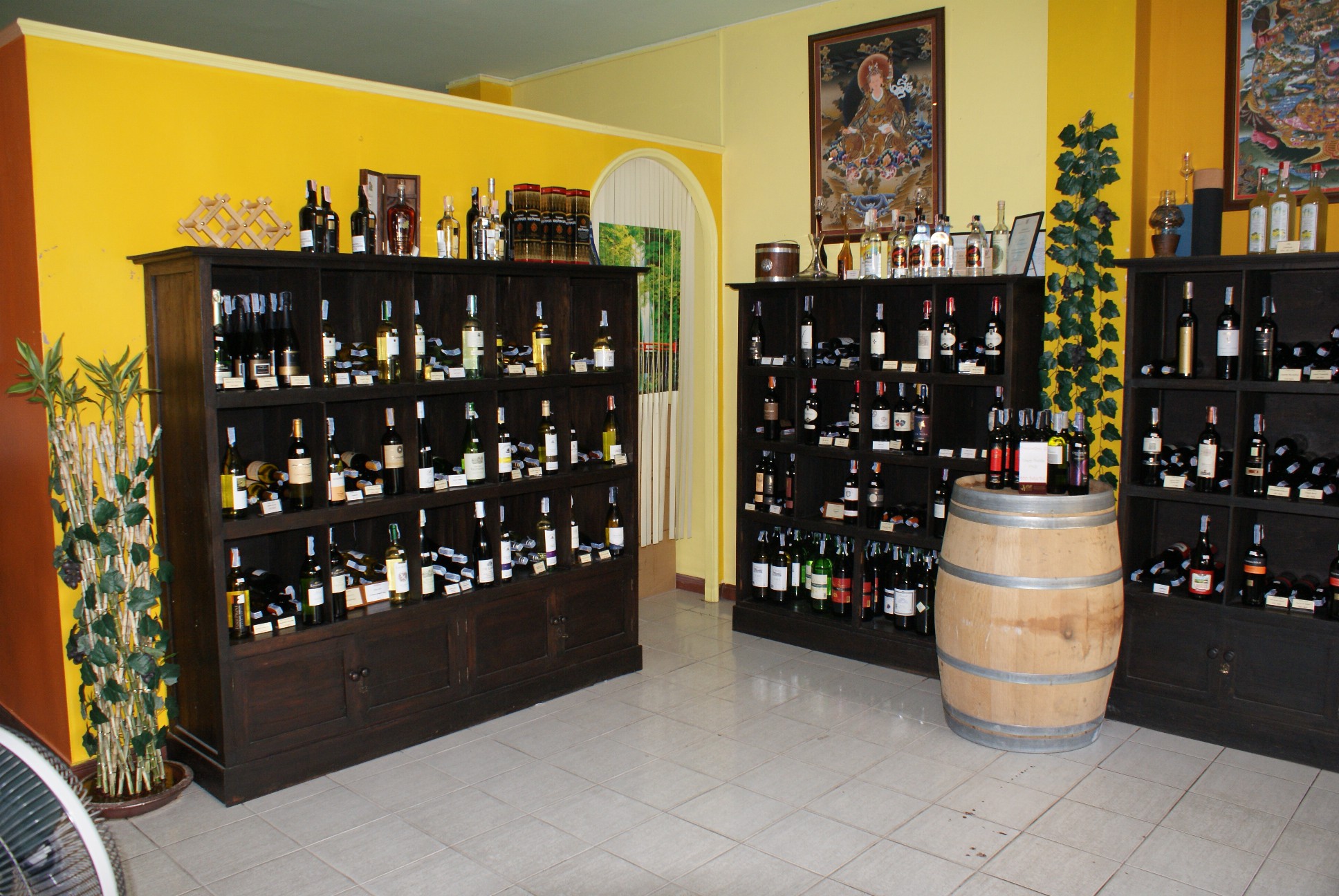 our wine & beer shop ...