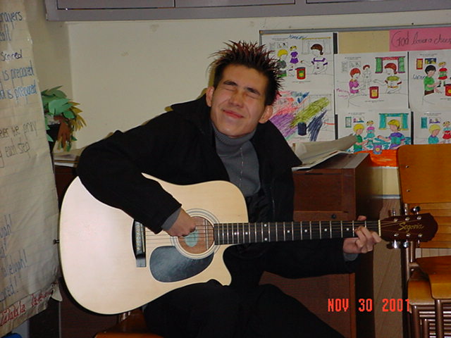 hung_guitar