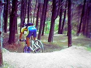 HS descendo num buraco...