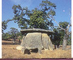 dolmen Los Mellizos entre Valencia et Ace�a de la Borrega / hunebed Los Mellizos tussen Valencia en Ace�a de la Borrega / Dolmen Los Mellizos zwischen Valencia und Ace�a de la Borrega / dolm�n Los Mellizos entre Valencia y Ace�a de la Borrega
