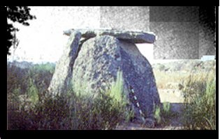 dolmen Tapias entre Valencia et Alc�ntara / hunebed Tapias tussen Valencia en Alc�ntara / Dolmen Tapias zwischen Valencia und Alc�ntara / dolm�n Tapias entre Valencia y Alc�ntara