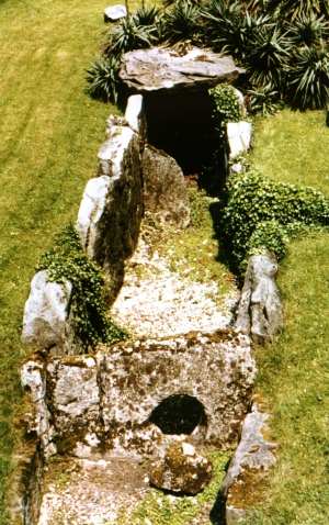 All�e-couverte de Conflans-Sainte-Honorine, D�p. Oise / Hunebed van Conflans-St.-Honorine / Gro�steingrab von Conflans-Sainte-Honorine / Tumba megal�tica de Conflans-Sainte-Honorine