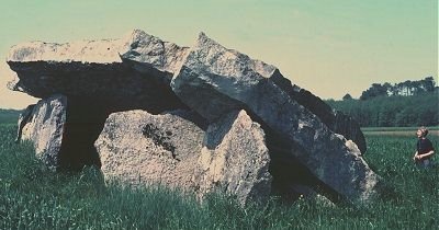 Dolmen de Bouchet chez Gennes, D�p. Maine-et-Loire / Hunebed van Bouchet bij Gennes / Gro�steingrab von Bouchet bei Gennes / Dolm�n de Bouchet cerca de Gennes