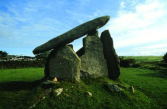Dolmen Trethevy Quoit en Cornwall, Saint Cleer chez Liskeard / Hunebed Trethevy Quoit bij Liskeard / Dolmen Trethevy Quoit bei Liskeard / dolm�n Trethevy Quoit cerca de Liskeard