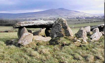 Dolmen Carrick-East chez Limavady, Irlande du Nord / Hunebed Carrick-Oost bij Limavady, Noord-Ierland / Dolmen Carrick-Ost bei Limavady, Nord-Irland / dolmn Carrick-East cerca de Limavady, Irlanda del Norte