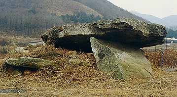 dolmen de Zomgol / hunebed van Zomgol / Dolmen von Zomgol / dolmn de Zomgol
