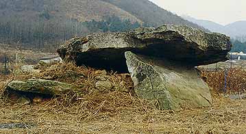 dolmen de Zomgol / hunebed van Zomgol / Dolmen von Zomgol / dolm�n de Zomgol