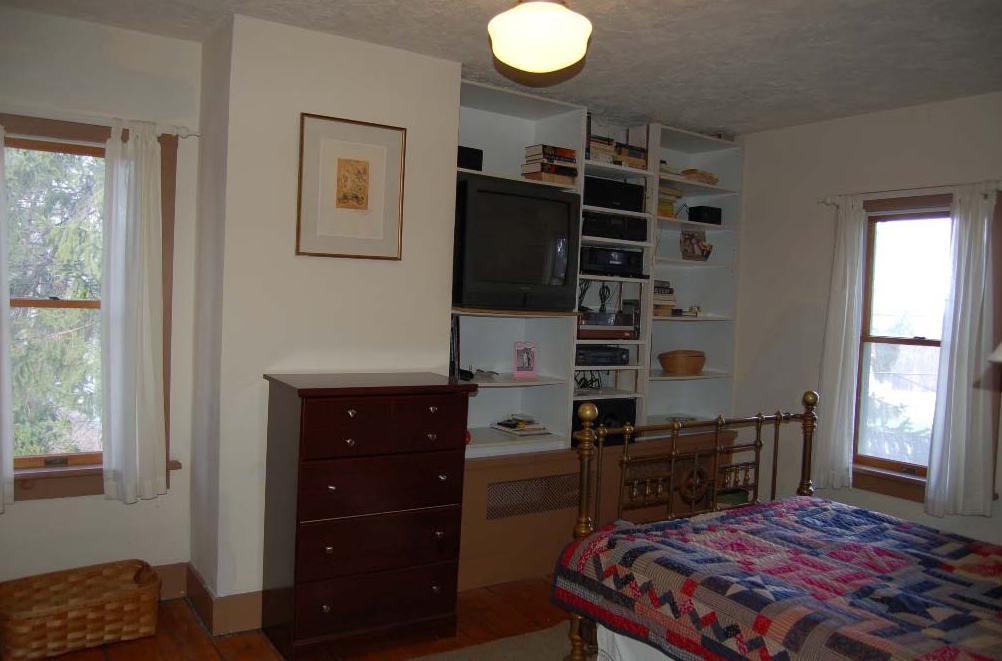 Master Bedroom></P>
<HR>
<P>Master Bedroom</P>
<HR>
<P><IMG SRC=