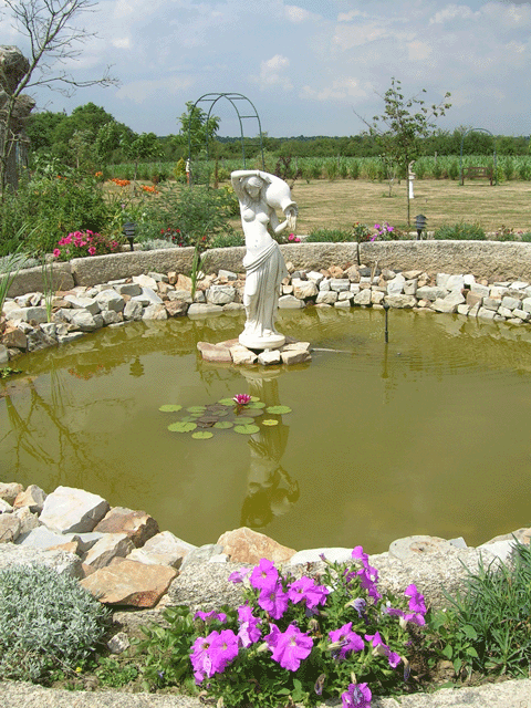 Close up view of the fountain feature