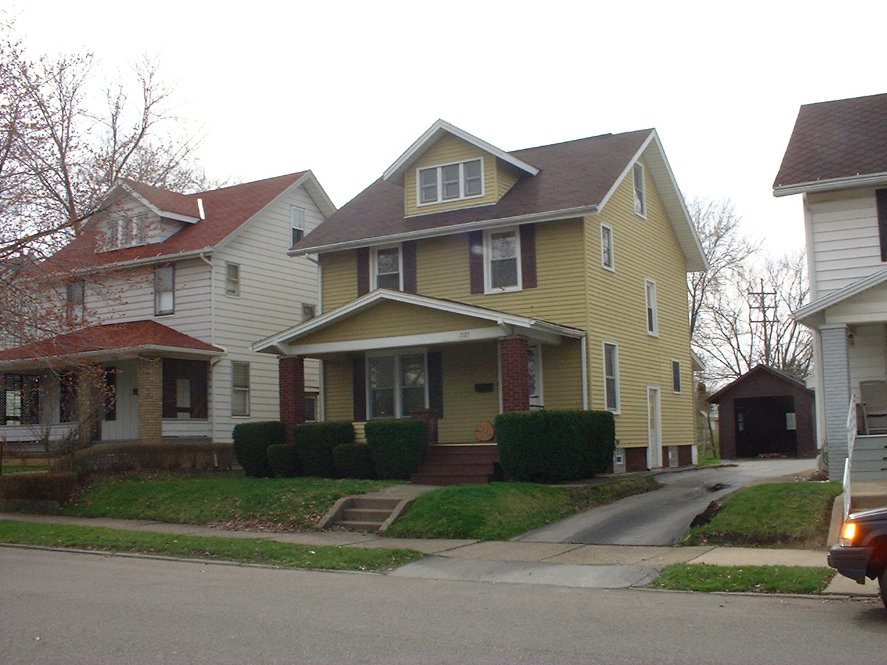 click here to go on a virtual tour through 1527 S Seneca