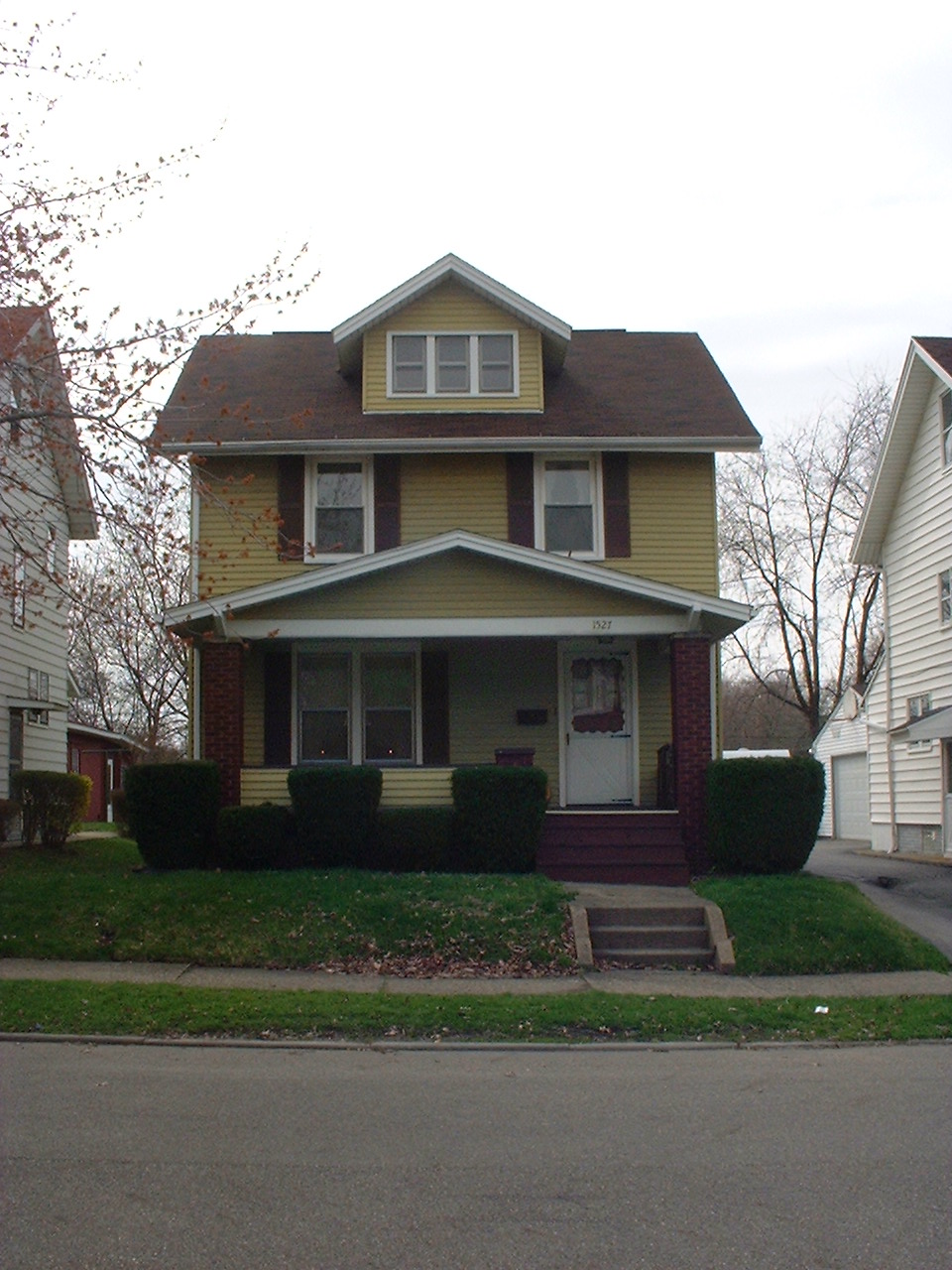 click here to see inside 1527 S Seneca