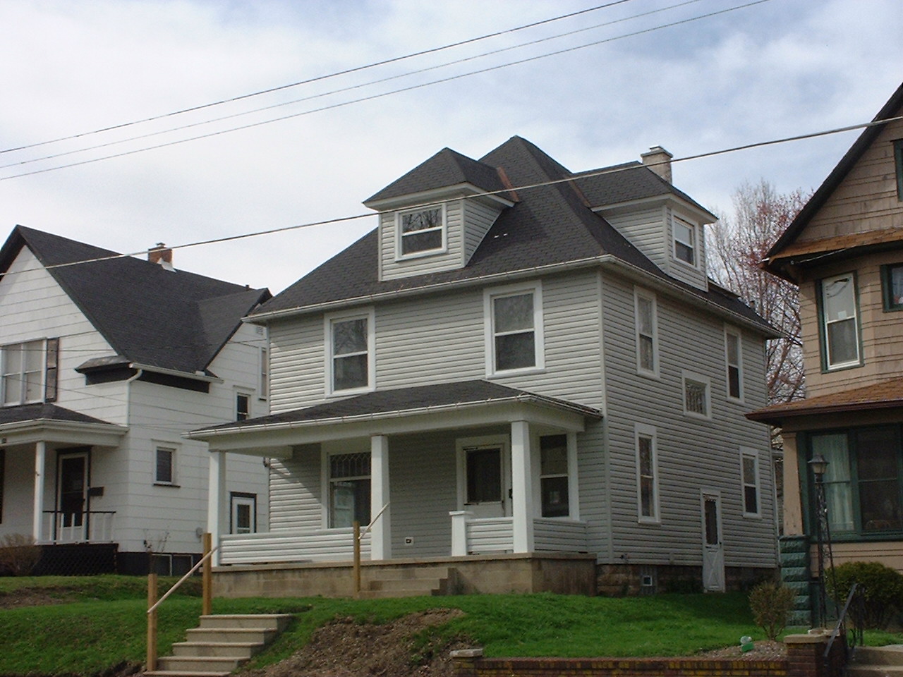 click here to go on a virtual tour of 237 W Broadway