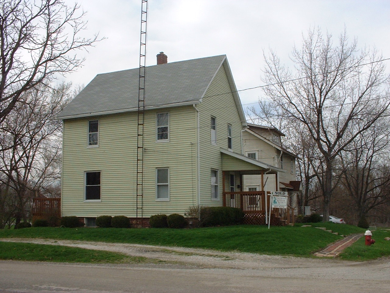 click here to go on a virtual tour through 345 Walker