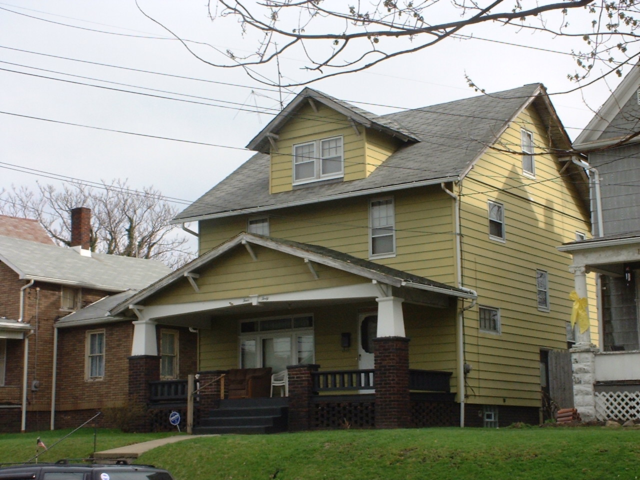 click here to go on a virtual tour through 440 W Main