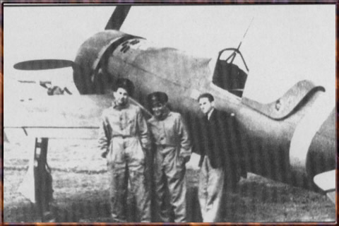 Adjutant Stefan Pucas in front of his IAR-80 after scoring his first kill. June the 23rd, 1941