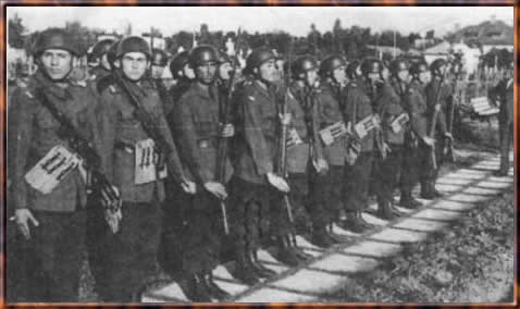 The men of the 4th Battalion during the burial of the Romanian fighter ace captain Serbanescu. August 1944