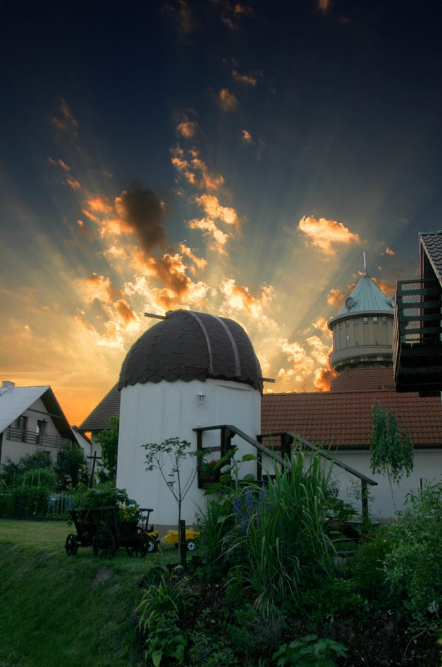 mraky nad hv�zd�rnou 2005