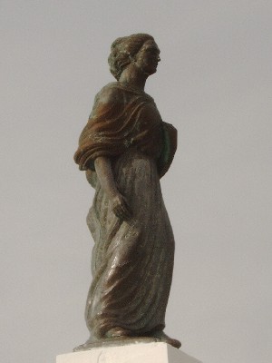Memorial to �Welsh woman�, on the sea-front at Puerto Madryn