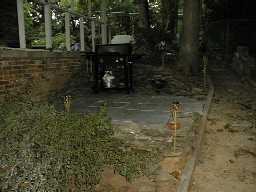 patio09s.jpg (7953 bytes)