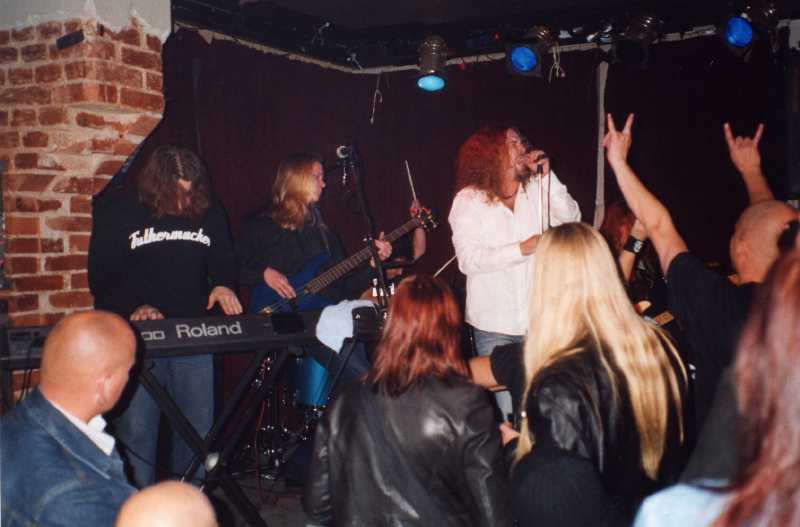 HOUSE OF MIRRORS 25.09.04.