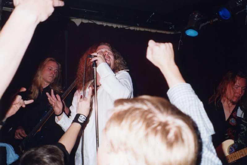 HOUSE OF MIRRORS 25.09.04.