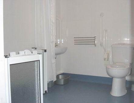 wet floor bathroom