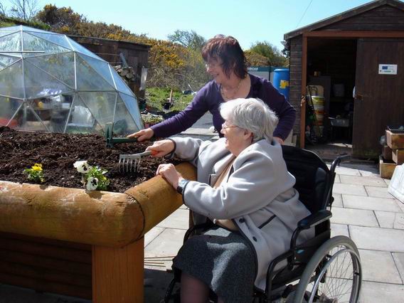 IDEA member gardening