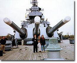 battleship.jpg (20384 bytes)