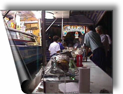 Uno spuntino durante la festa