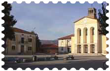 Il Municipio e la Chiesa di Rocchetta Nuova