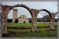 La chiesa di S.Vincenzo nella zona archeologica