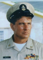 Tom.jpg (19934 bytes)
