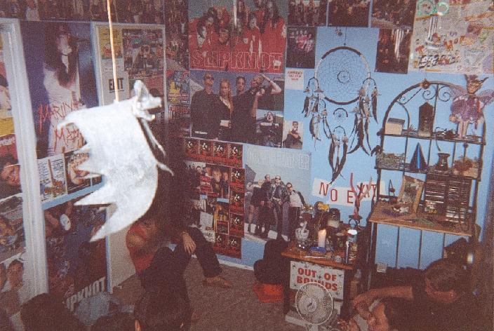 tashas room, i think they're taryns feet
